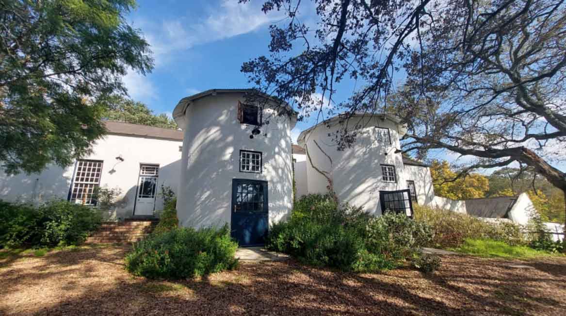 The Simonsberg Silos is set on the Natte Valleij estate near Stellenbosch on the Cape wine route