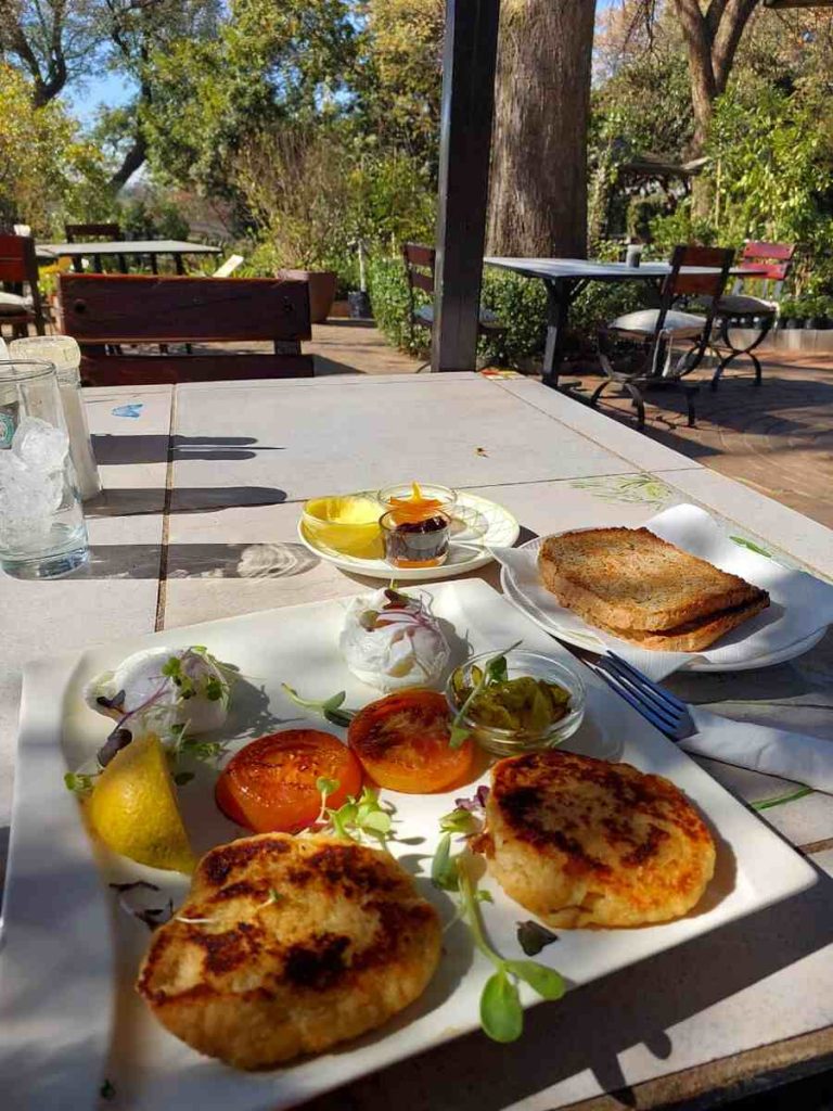 Breakfast in the gardens